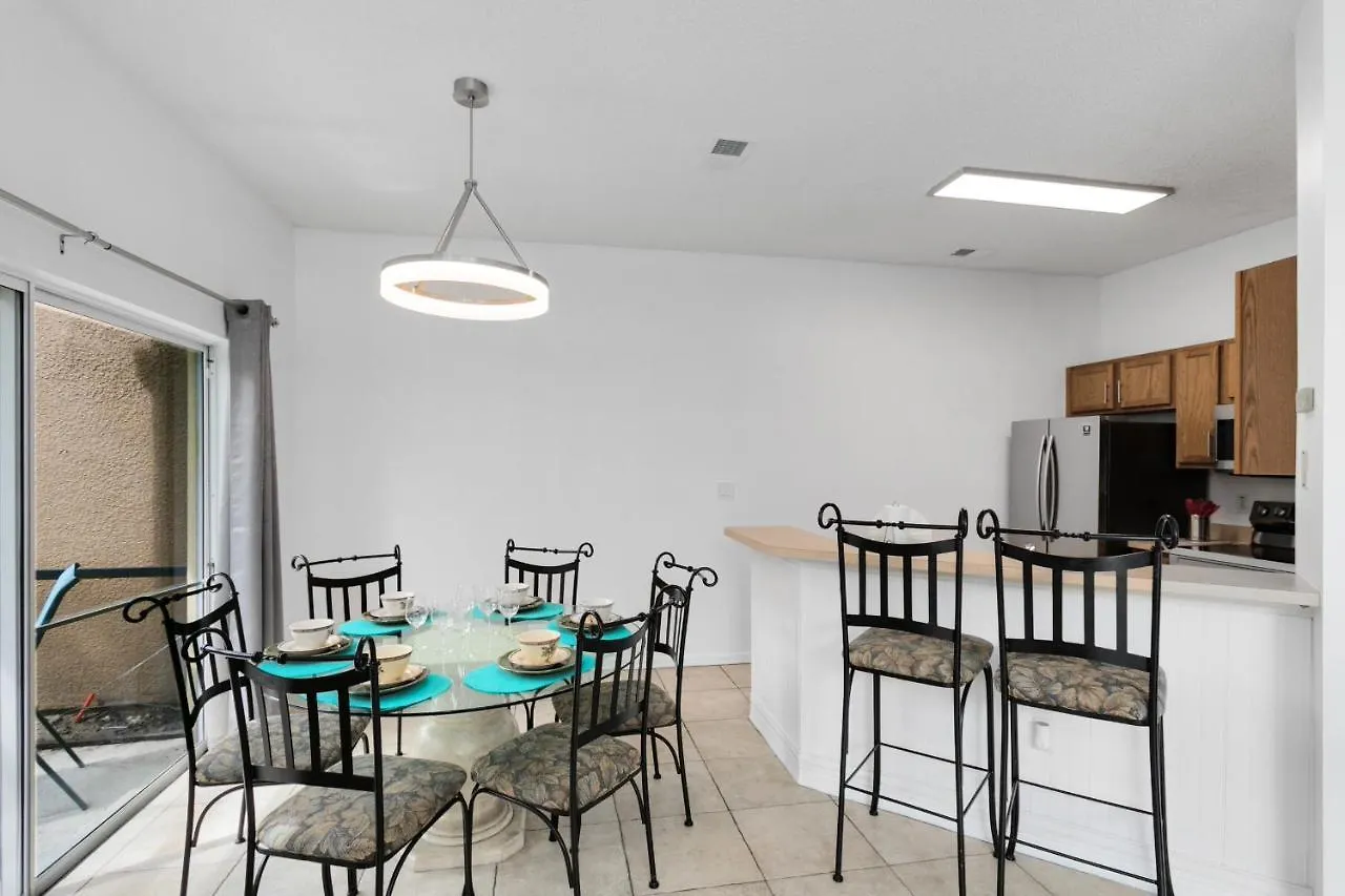 Beautiful 4 Bedroom Townhome Conservation View *