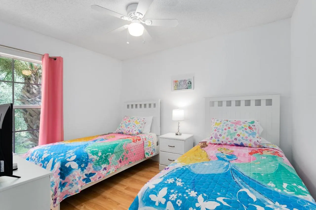 Beautiful 4 Bedroom Townhome Conservation View *