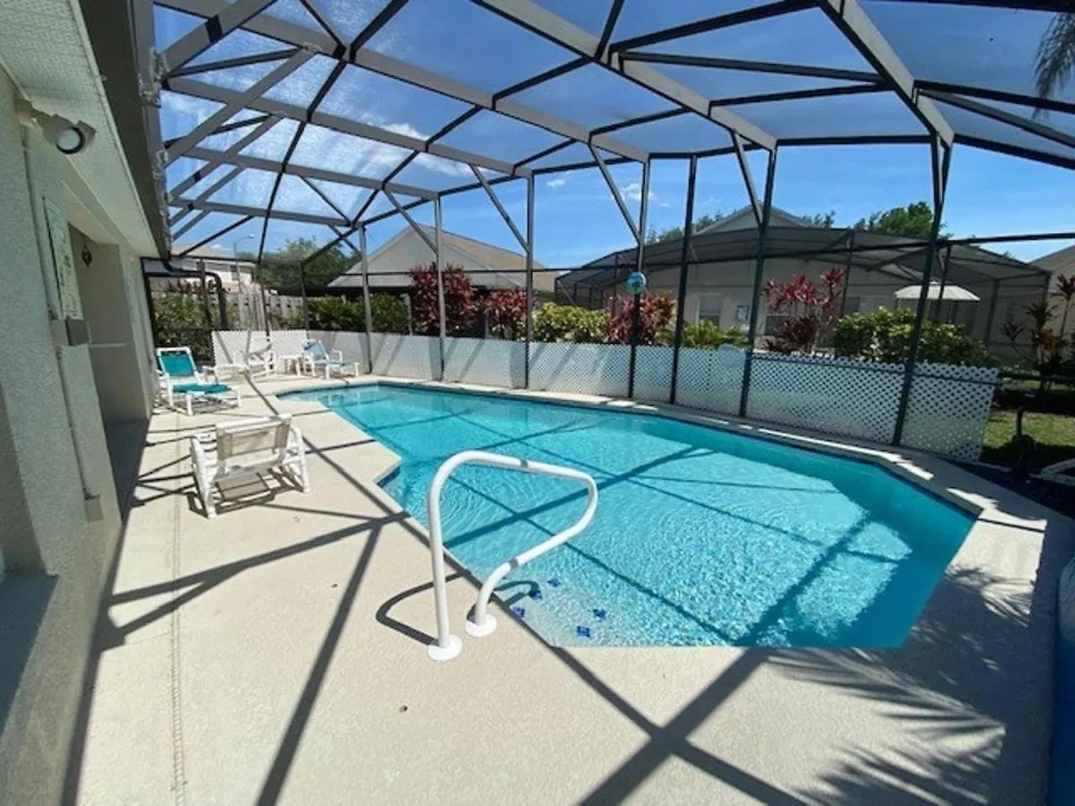 Holiday home Budget Vacation Homes With Private Pools.