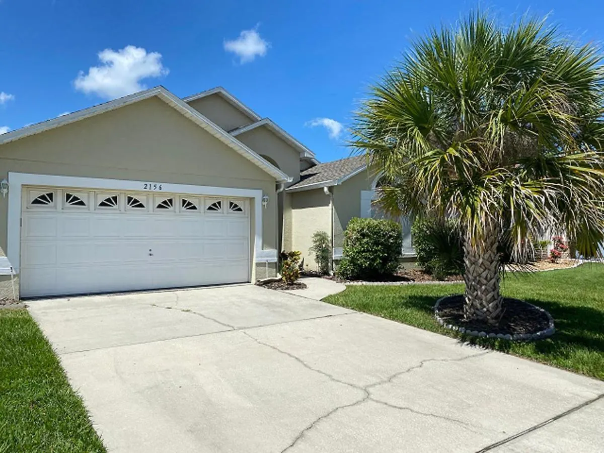 Holiday home Budget Vacation Homes With Private Pools. *