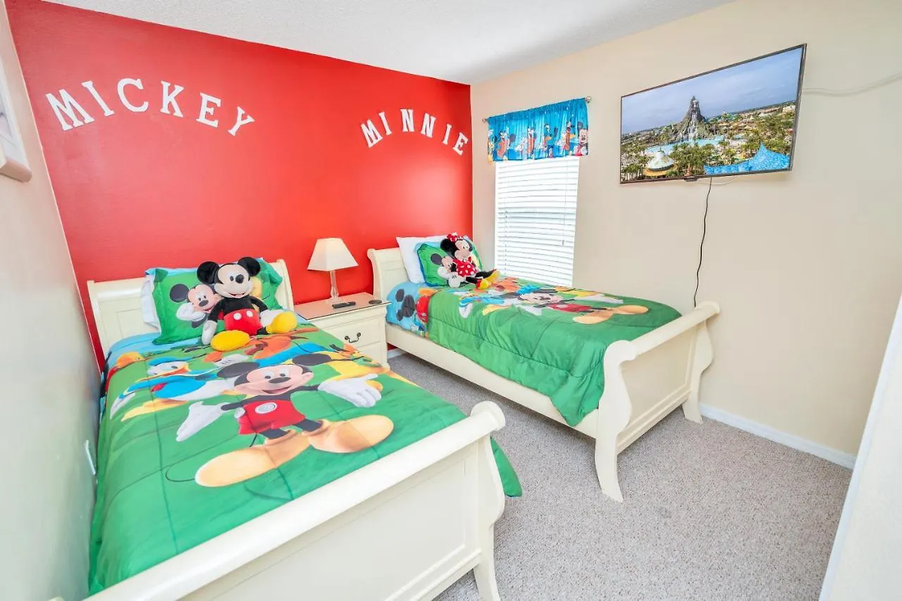 Dream With Hot Tub, Pool, Xbox, Games Room, Lakeview, 10 Min To Disney, Clubhouse Holiday home *
