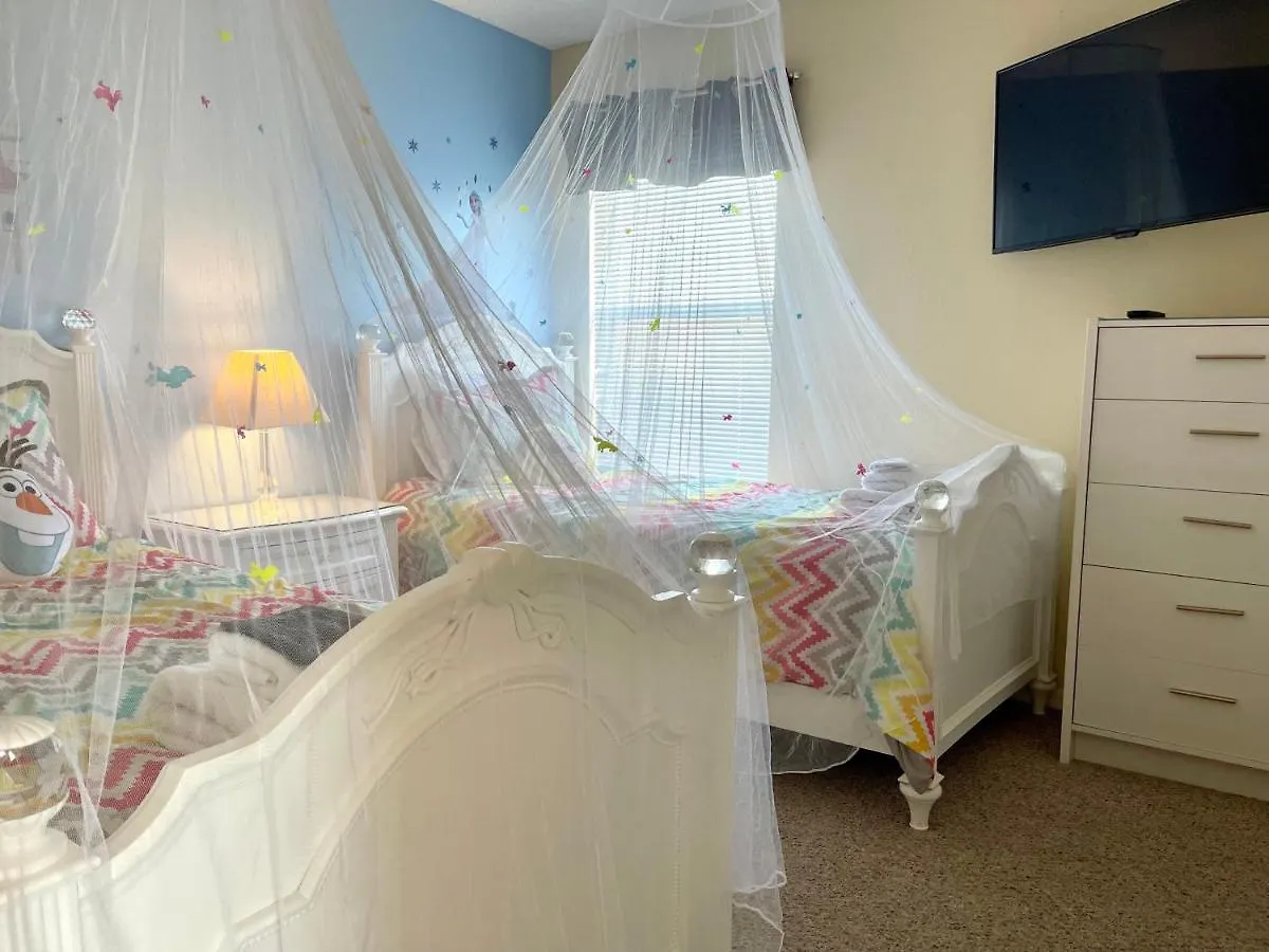 Dream With Hot Tub, Pool, Xbox, Games Room, Lakeview, 10 Min To Disney, Clubhouse Holiday home *