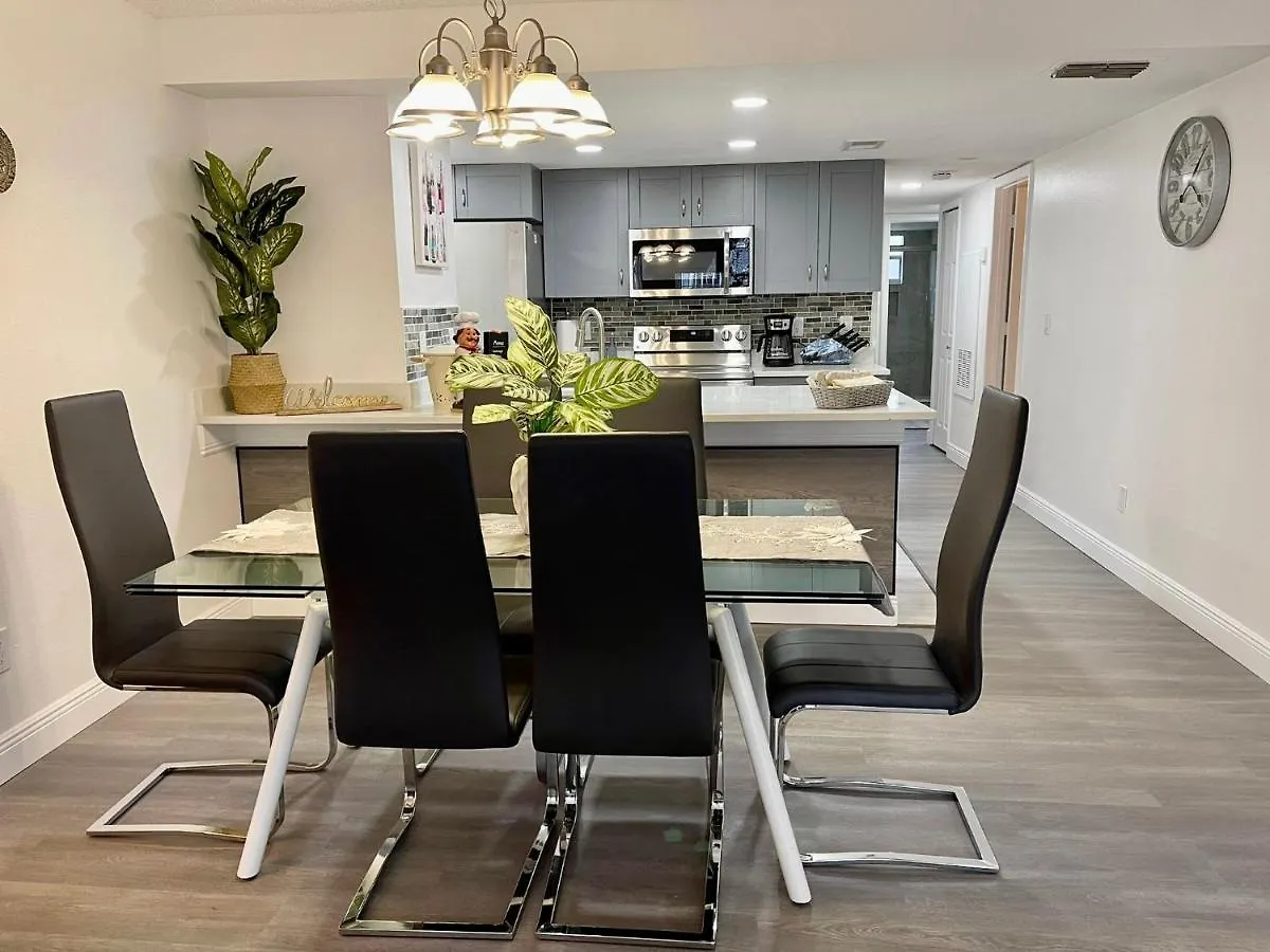 Grand Family 3br Near Parks Apartment