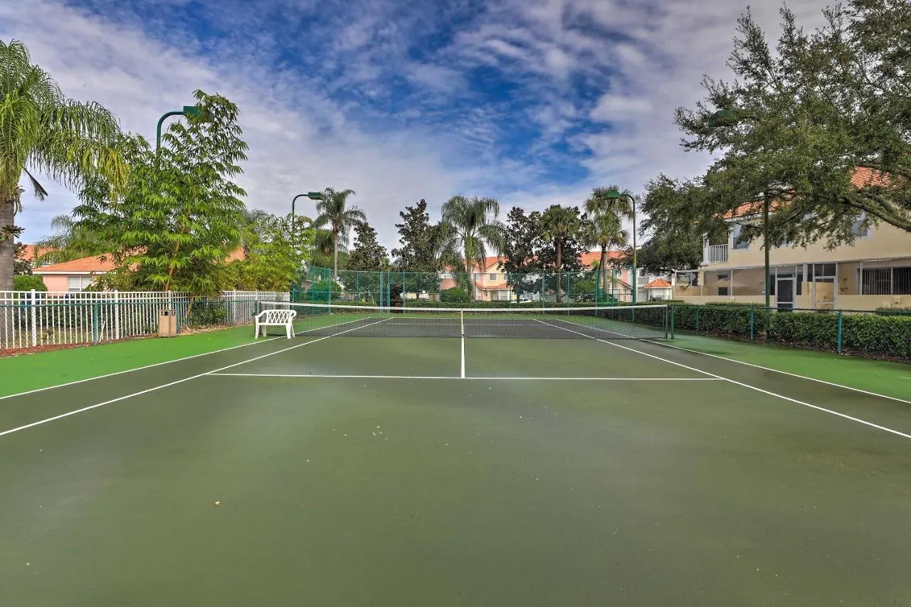 Townhome With Lanai And Pool Access About 10 Mi To Disney!