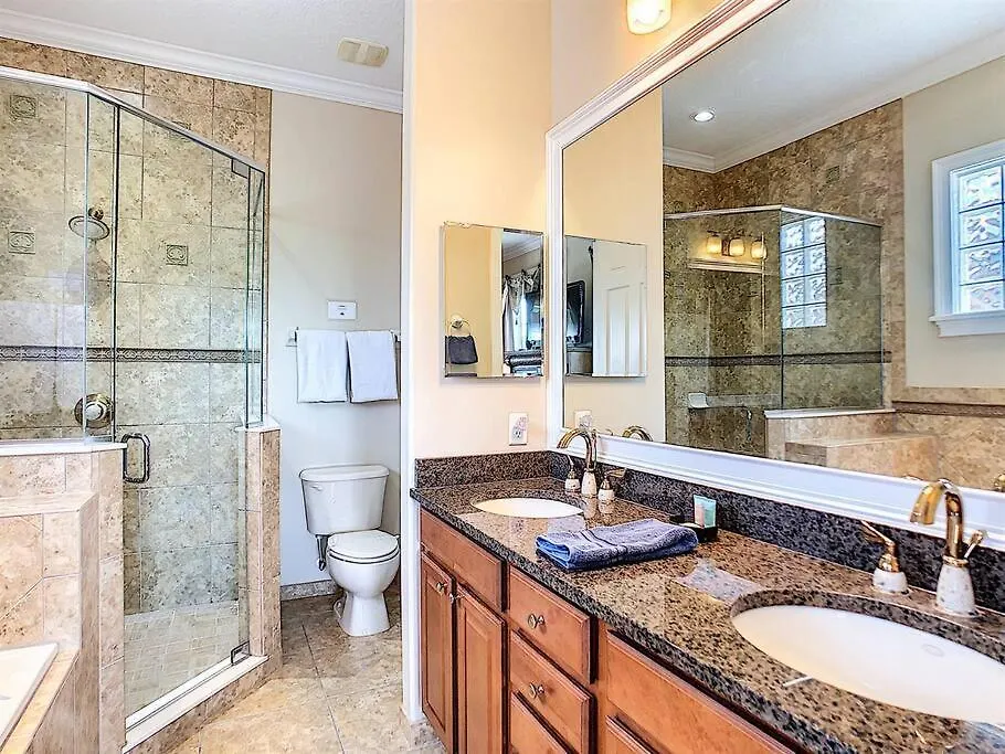 Two King En-suites …inside The Prestigious Reunion Holiday home Kissimmee