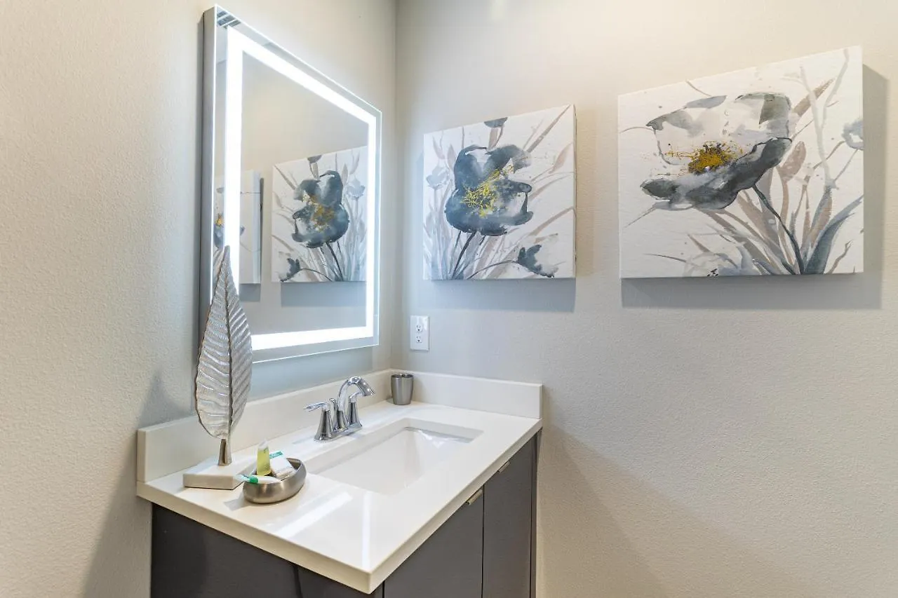 Beautiful Four Bedrooms Townhouse At Le Reve Holiday home Kissimmee