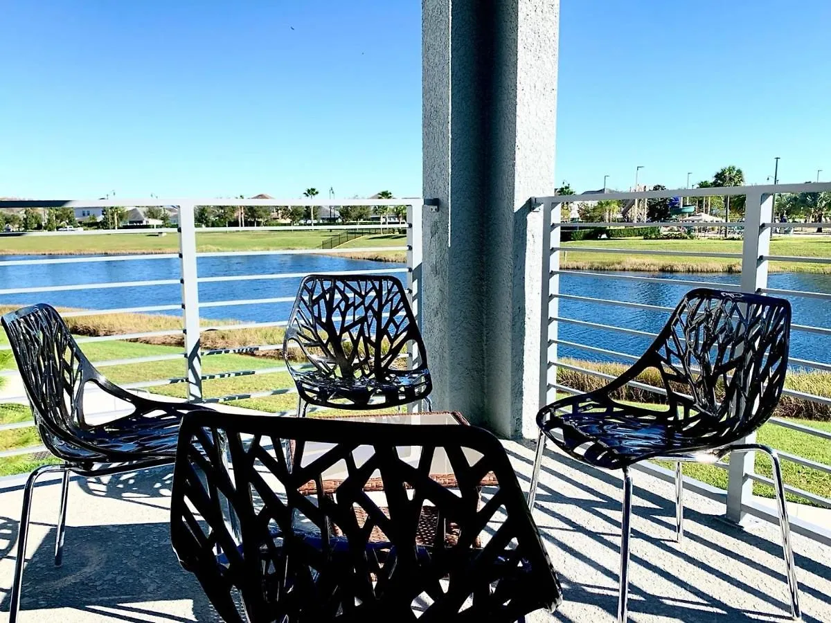 Apartment Lakeside Haven At Storey Lake: Disney-adjacent Family Retreat Kissimmee