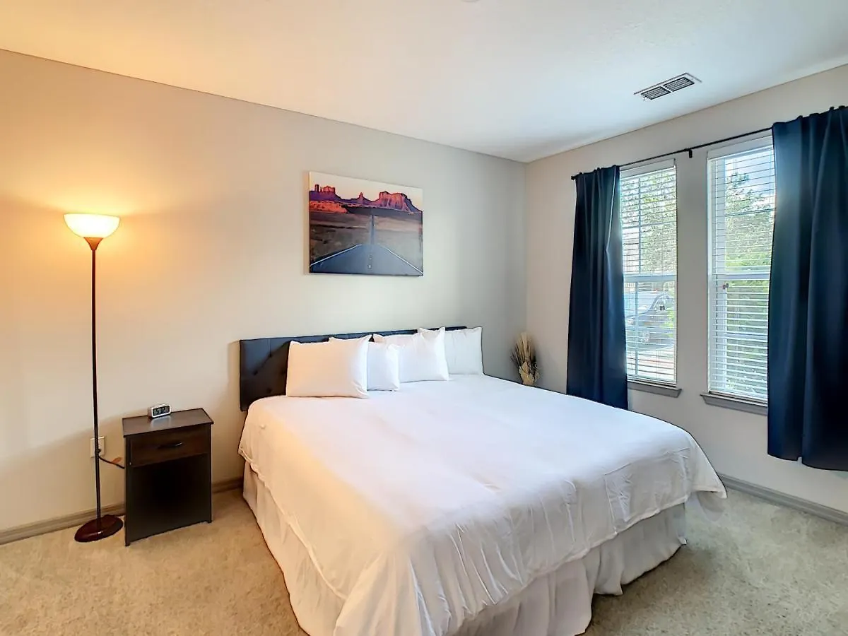 King Bed, Great Amenities, And Disney Calling You Apartment Kissimmee