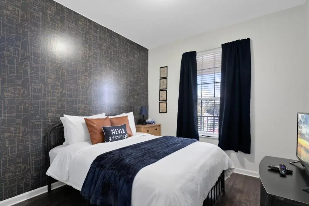 Windsor Palms 3 Bed In Gated