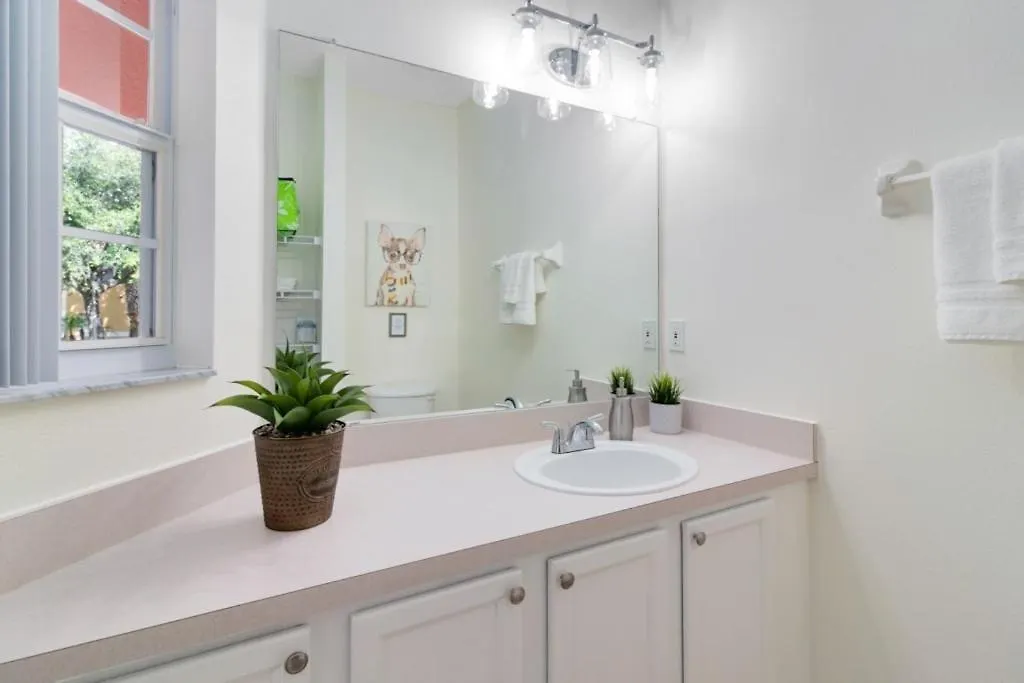 Minutes To Boutique 3br 2,5 Bath Coastal Th Townhouse *
