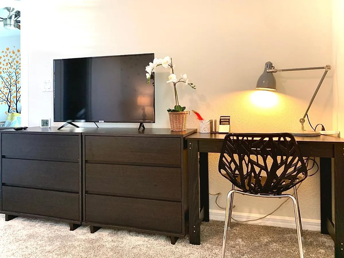 Lakeside Haven At Storey Lake: Disney-adjacent Family Retreat Kissimmee