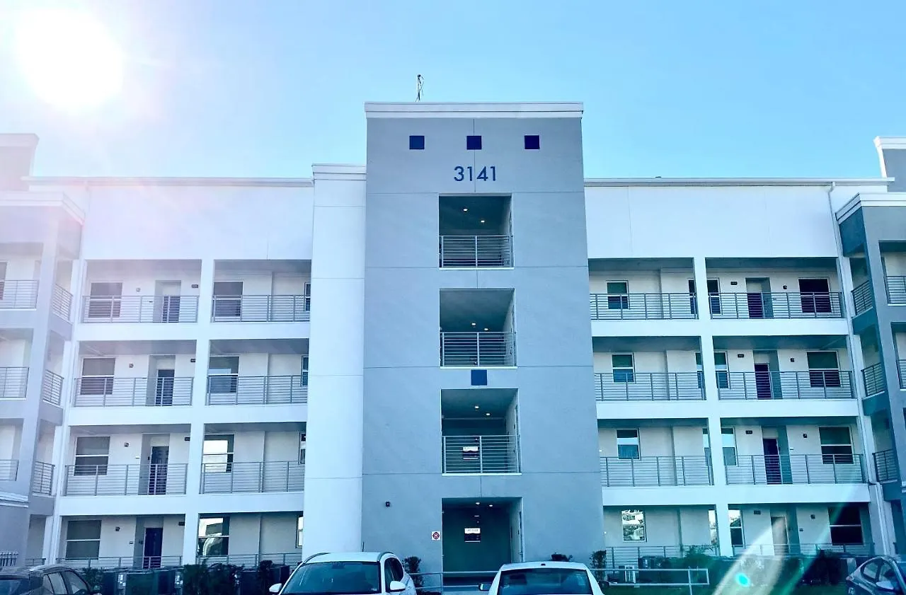 Lakeside Haven At Storey Lake: Disney-adjacent Family Retreat Apartment