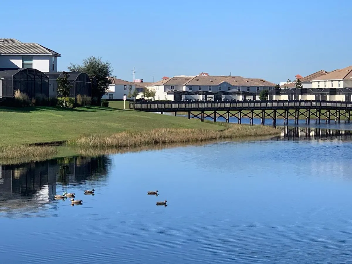 Apartment Lakeside Haven At Storey Lake: Disney-adjacent Family Retreat Kissimmee