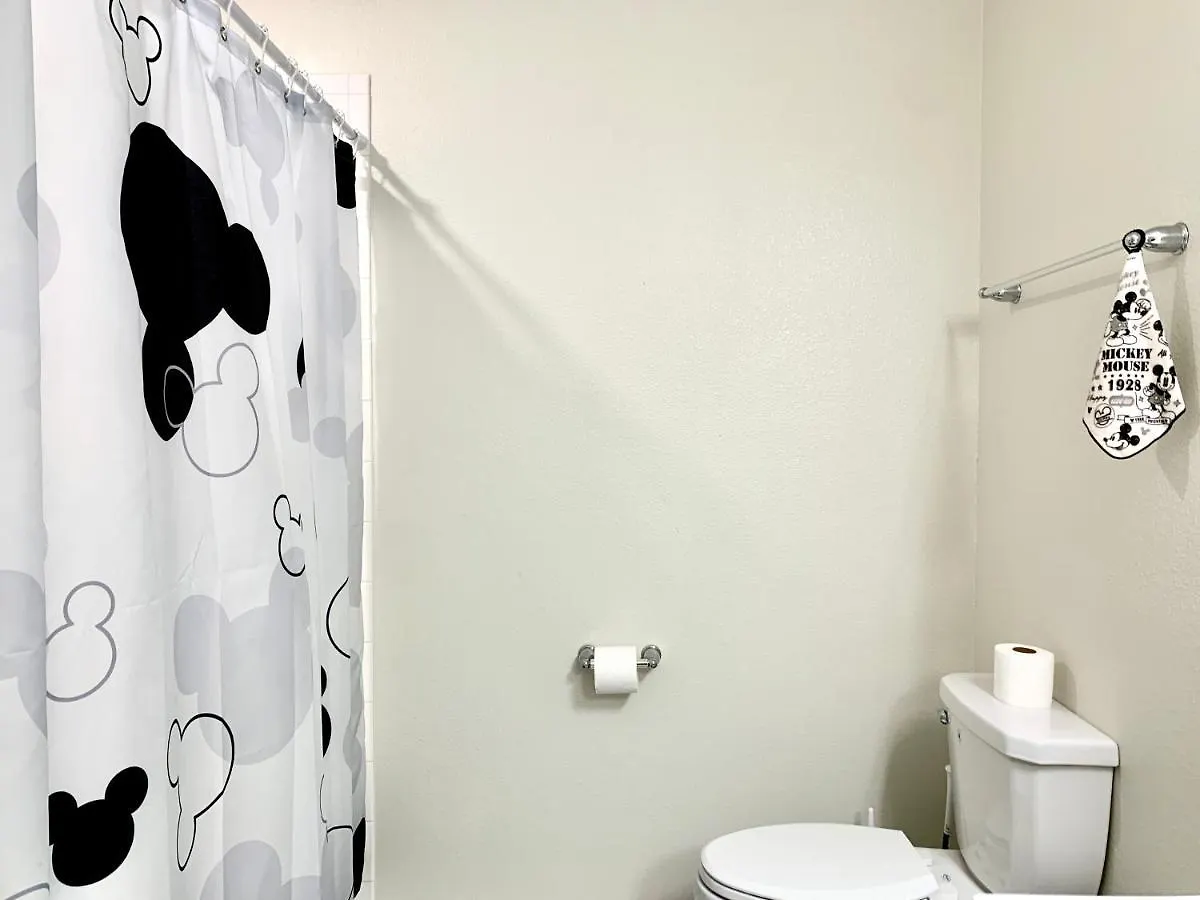 Lakeside Haven At Storey Lake: Disney-adjacent Family Retreat Kissimmee