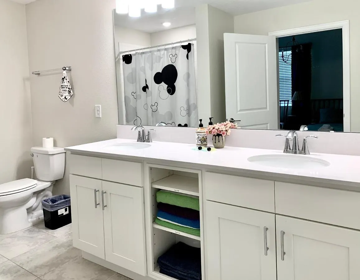 Apartment Lakeside Haven At Storey Lake: Disney-adjacent Family Retreat Kissimmee