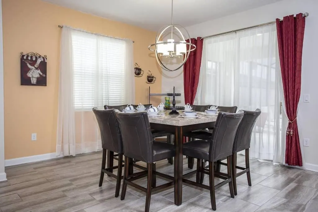 Spacious With A Large Pool Near * Hunters Creek