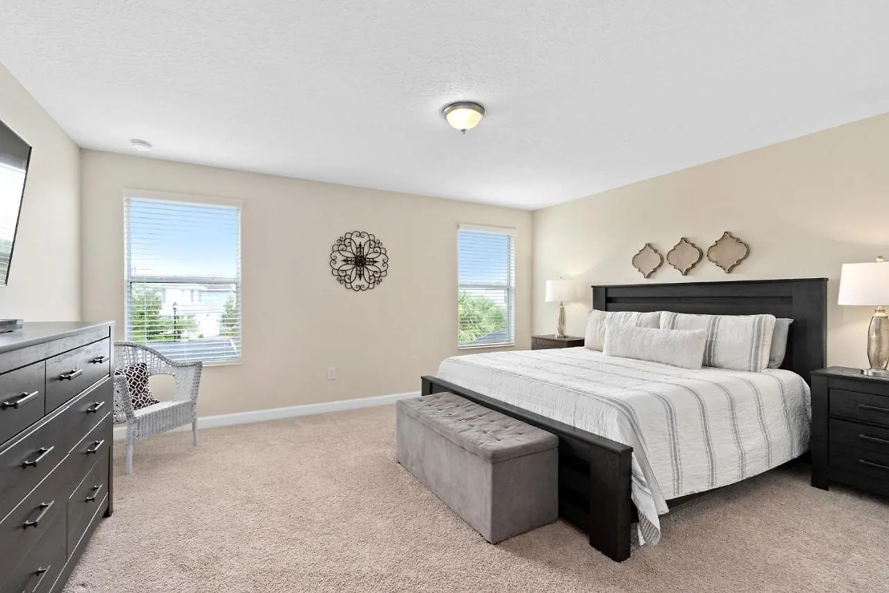 Storey -6 Bedrooms Luxury W-pool & *