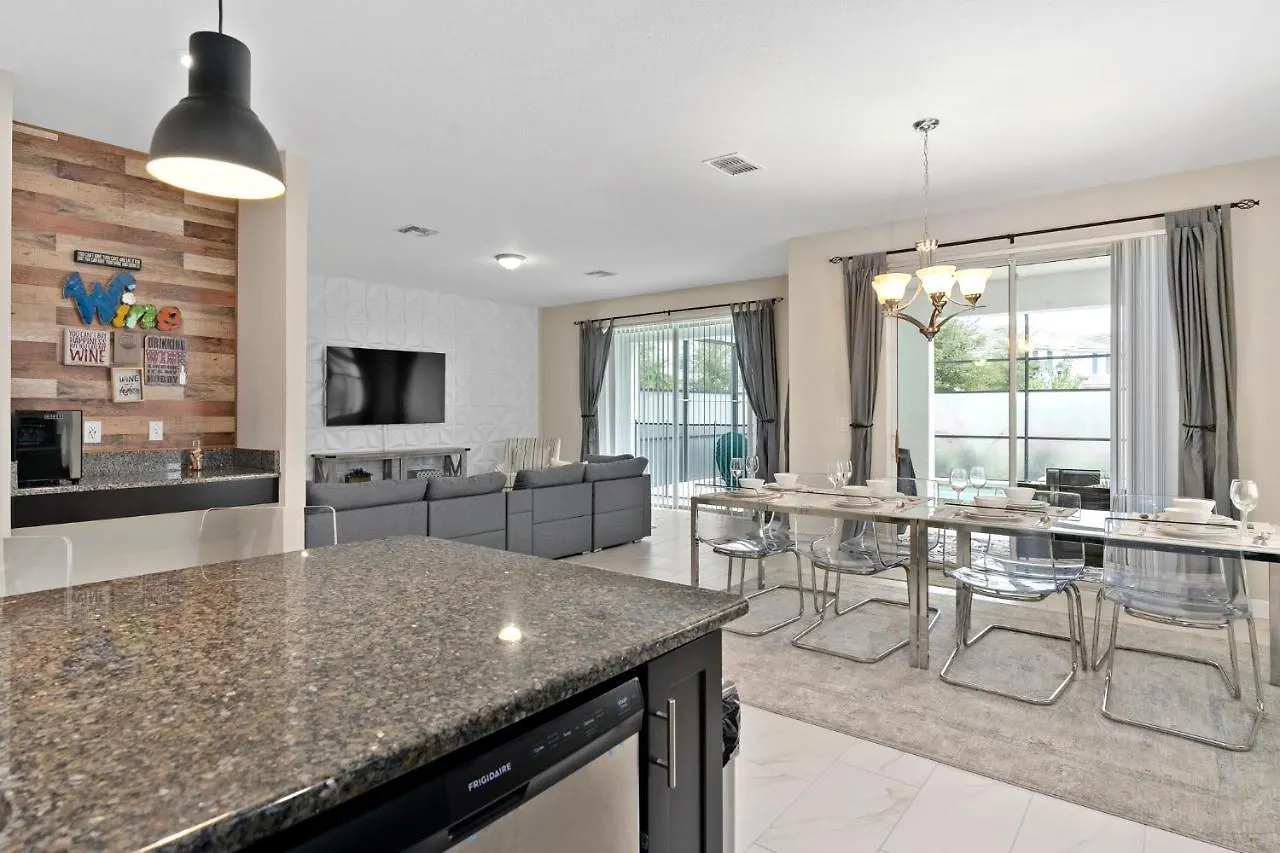 Holiday home Storey -6 Bedrooms Luxury W-pool & *