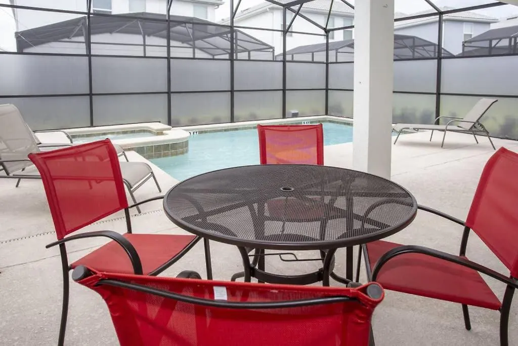 Spacious With A Large Pool Near