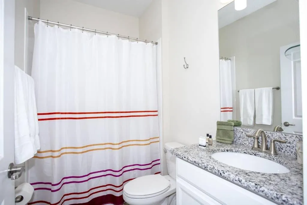Spacious With A Large Pool Near Hunters Creek