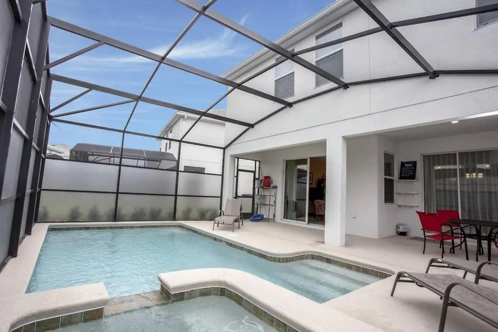 Spacious With A Large Pool Near * Hunters Creek