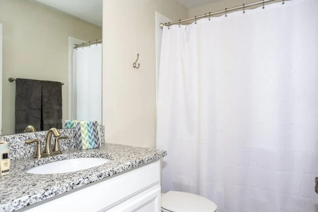 Spacious With A Large Pool Near * Hunters Creek