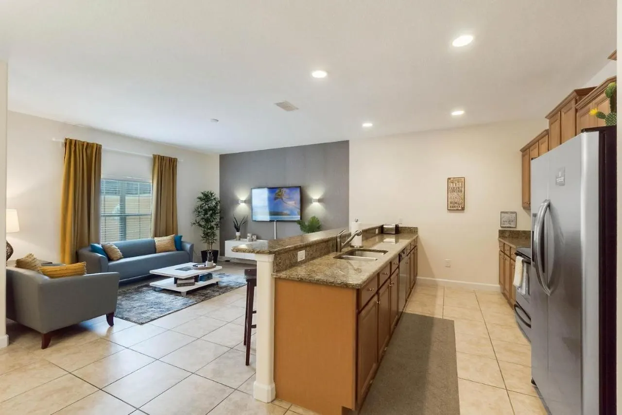 Holiday home Townhome W Pool Near & Orlando Attractions Kissimmee
