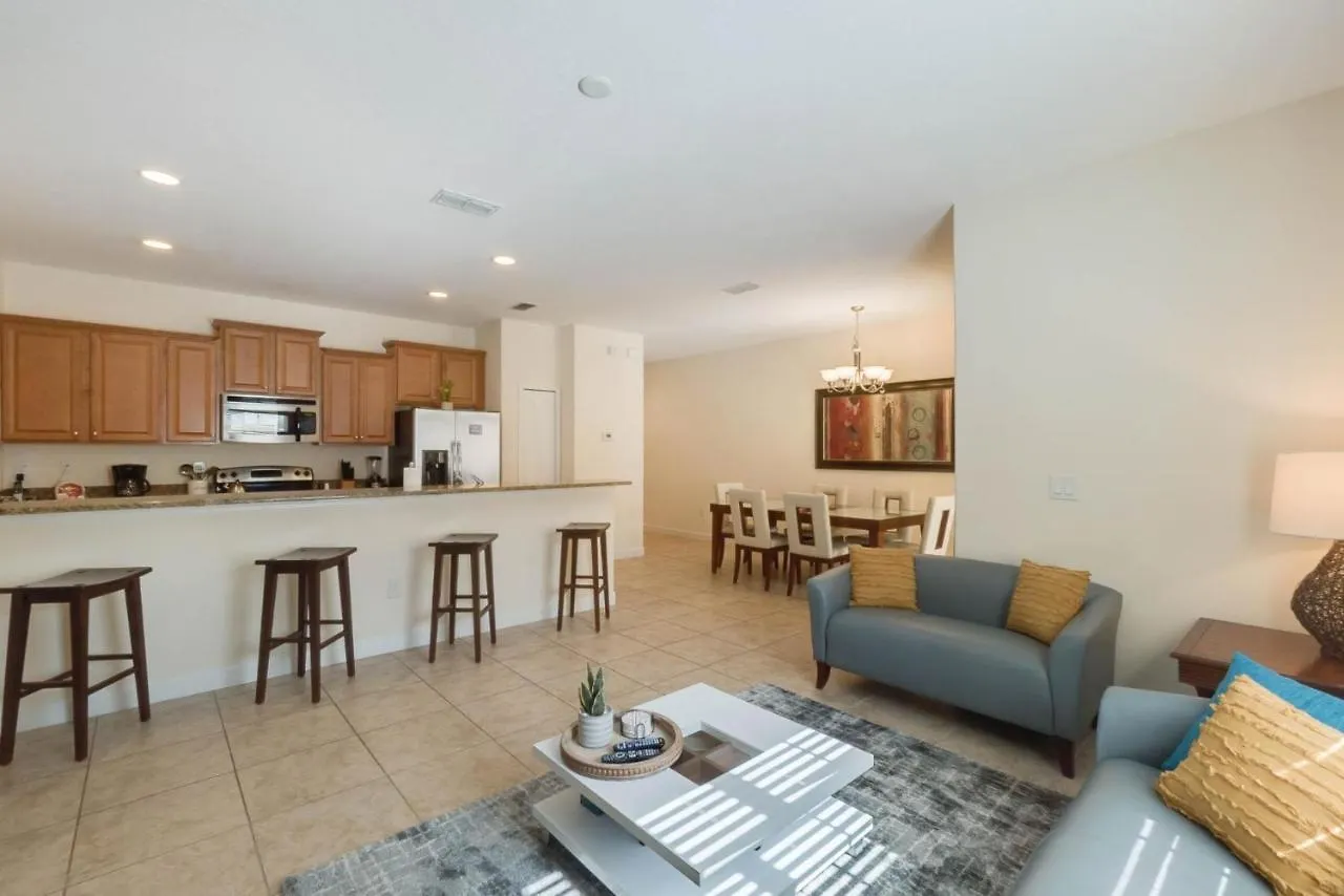 Holiday home Townhome W Pool Near & Orlando Attractions Kissimmee