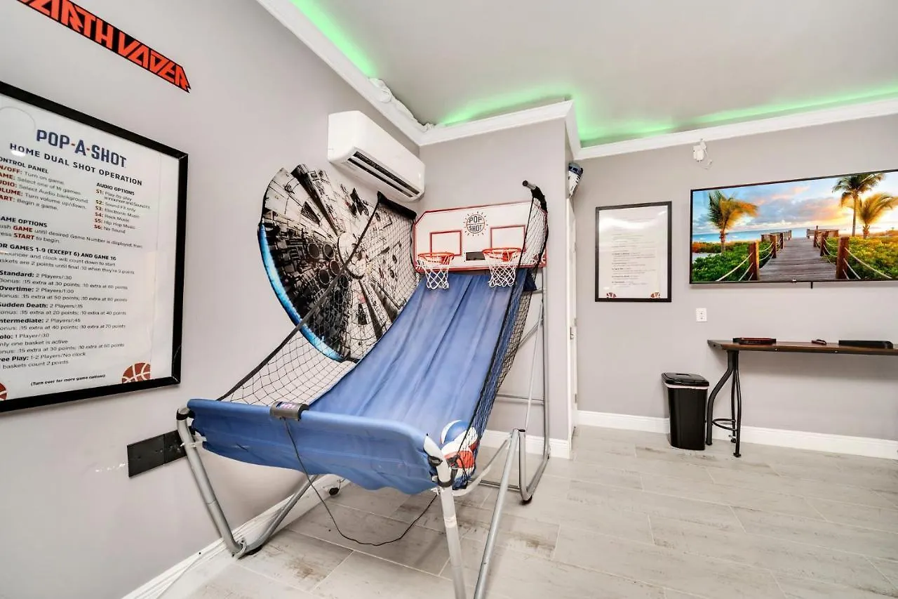 Large 6br Themed Family Near World Villa *
