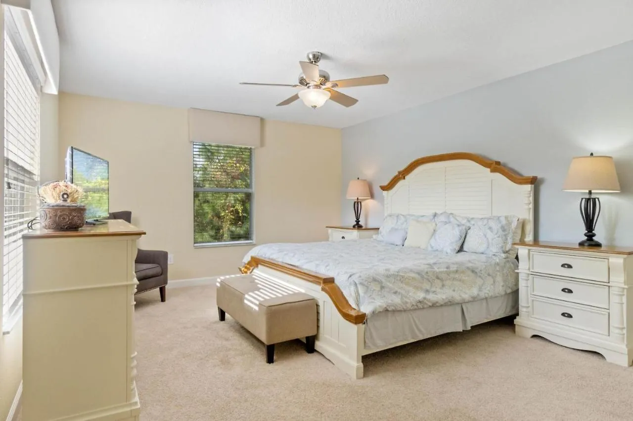 Spacious Vacation With Pool & Jacuzzi Near Holiday home Kissimmee