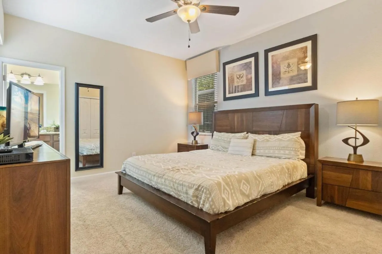 Holiday home Spacious Vacation With Pool & Jacuzzi Near Kissimmee