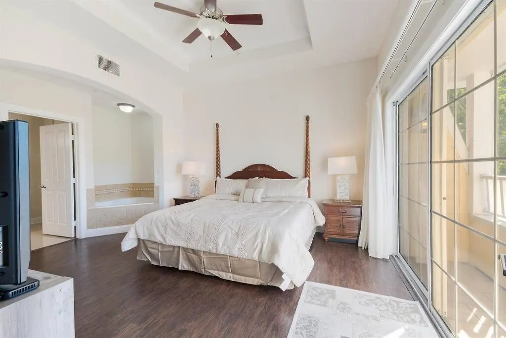 Elegant, Comfortable, Inexpensive... Reunion Holiday home *