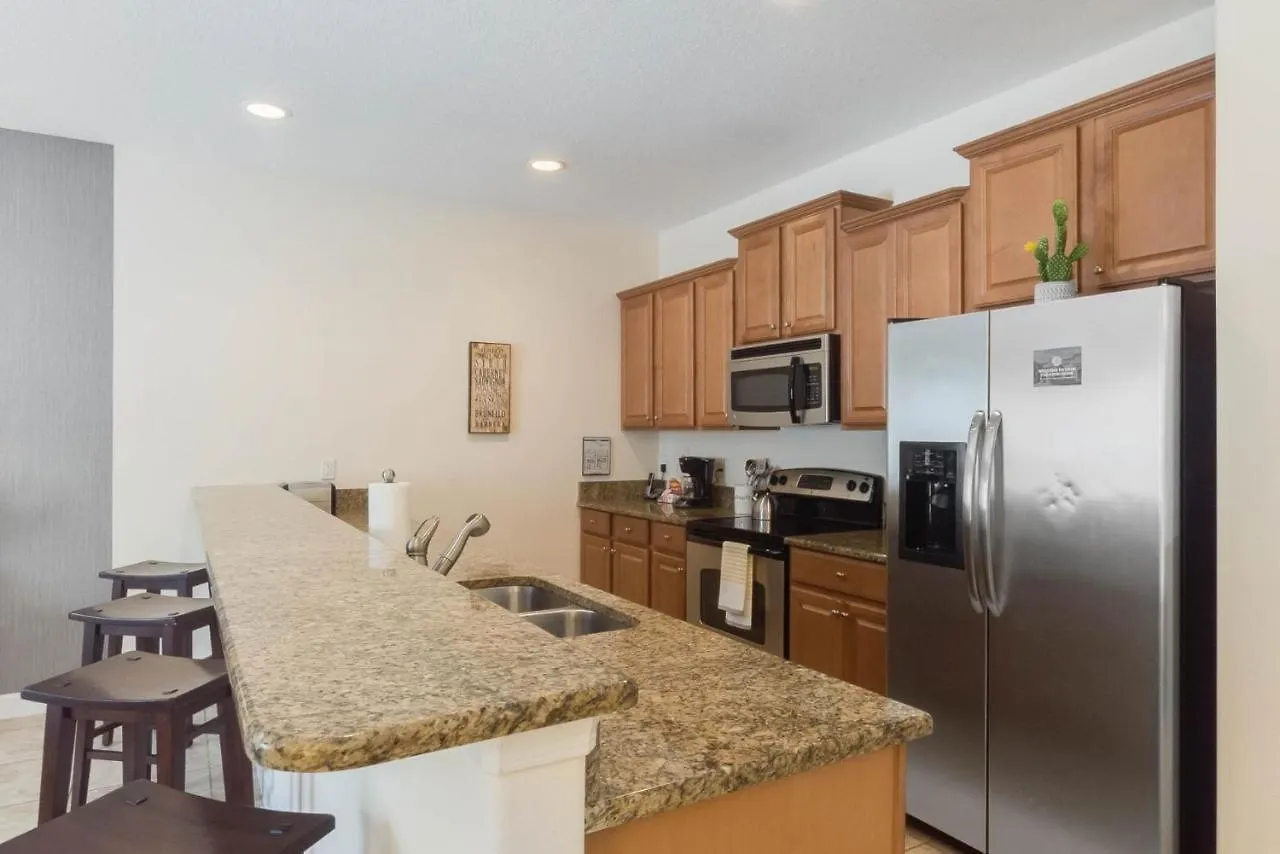 Townhome W Pool Near & Orlando Attractions