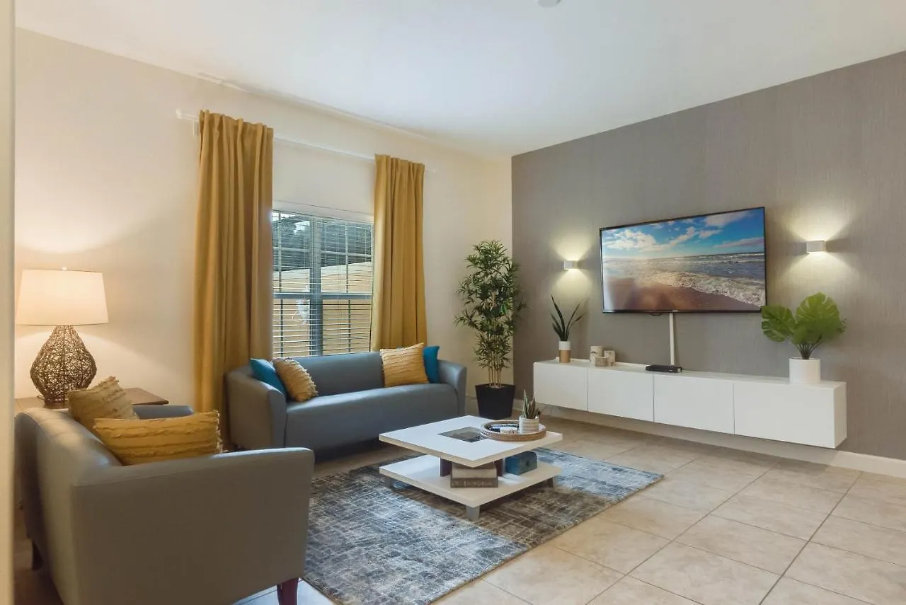 Holiday home Townhome W Pool Near & Orlando Attractions Kissimmee