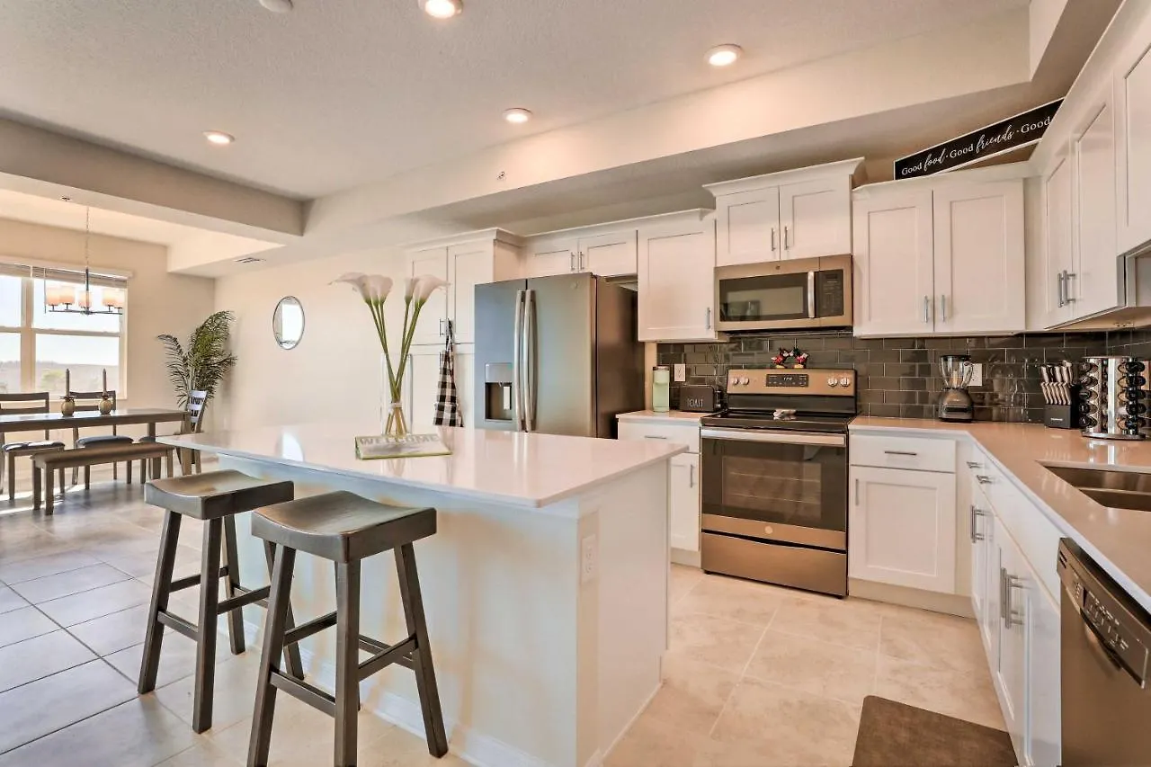 Apartment Hideaway About 6 Miles To Walt World! *