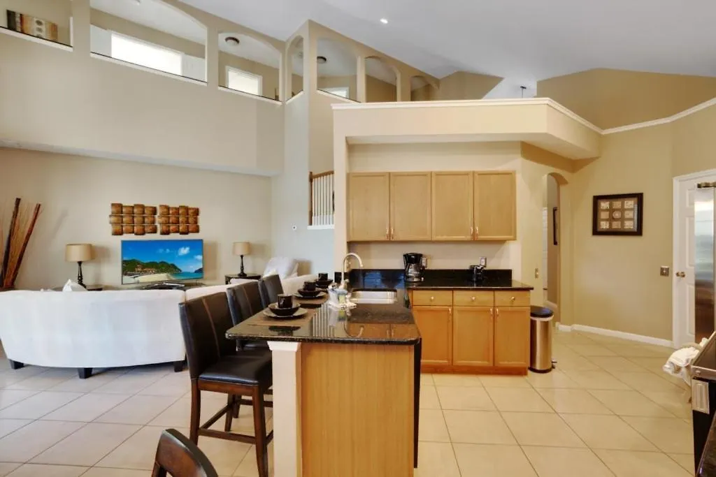 Villa Luxury 6-bed South Facing Pool Homes In A *