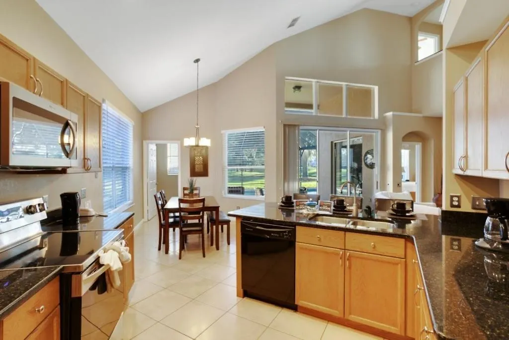Luxury 6-bed South Facing Pool Homes In A Villa *