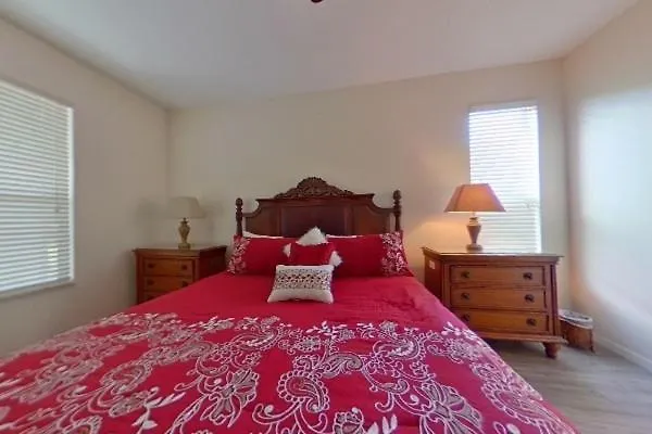6 Bed 5,5 Bath Mins Away From In Gated Comm *