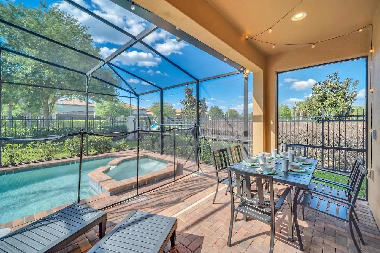 Stunning Modern Family Villa, Pool & Jacuzzi With Private View, Themed Bedrooms! Holiday home
