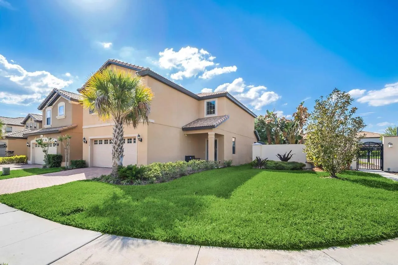 Stunning Modern Family Villa, Pool & Jacuzzi With Private View, Themed Bedrooms!