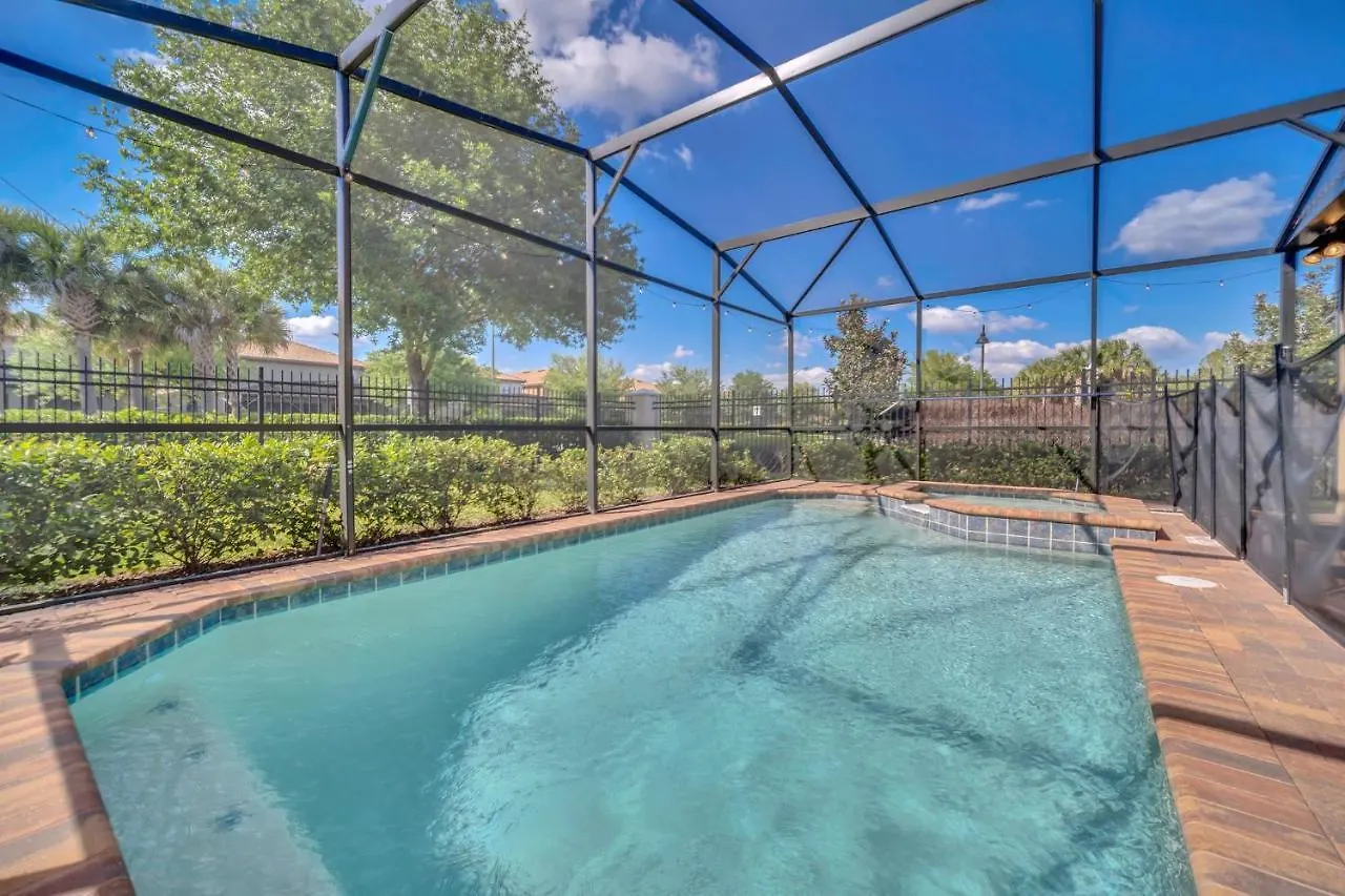 Stunning Modern Family Villa, Pool & Jacuzzi With Private View, Themed Bedrooms! Holiday home