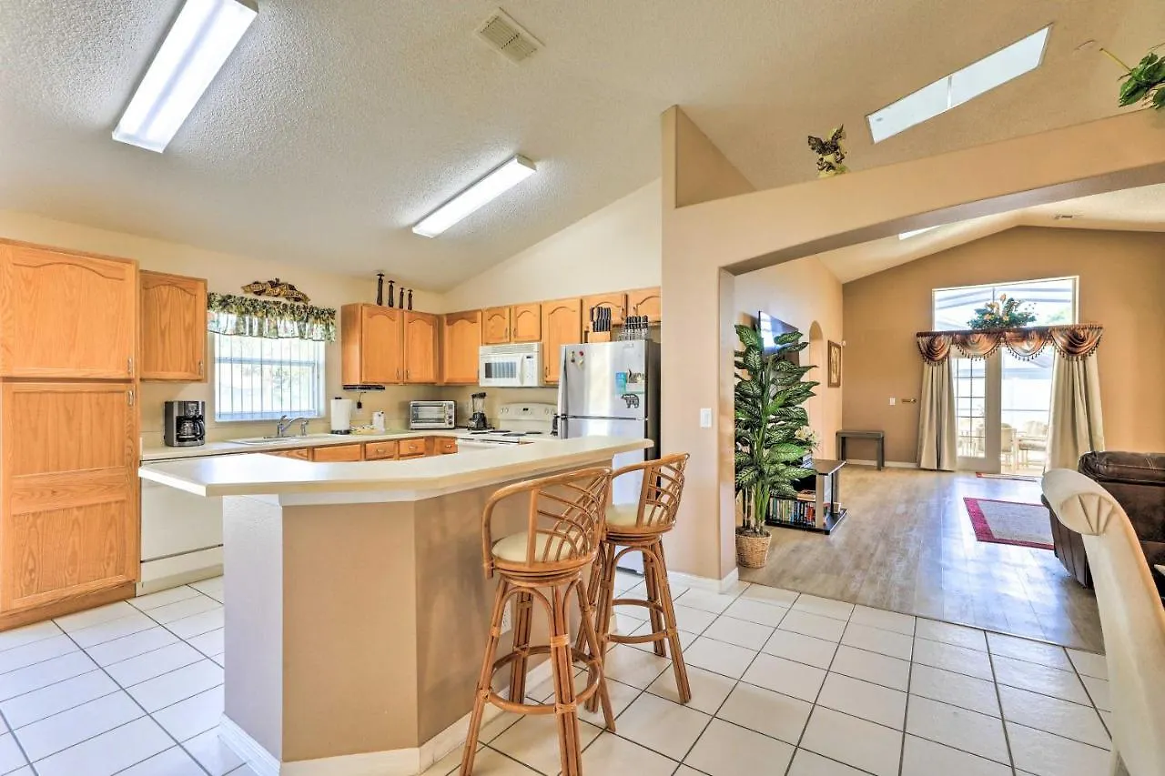 With Private Pool About 4 Mi To Disney! Holiday home