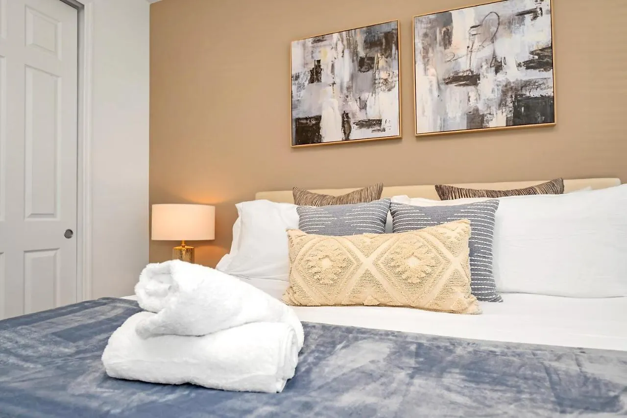 Modern Decor With Themed Rooms, With Retro Game And Huge Pool In Upscale Resort! #6s820 Holiday home *