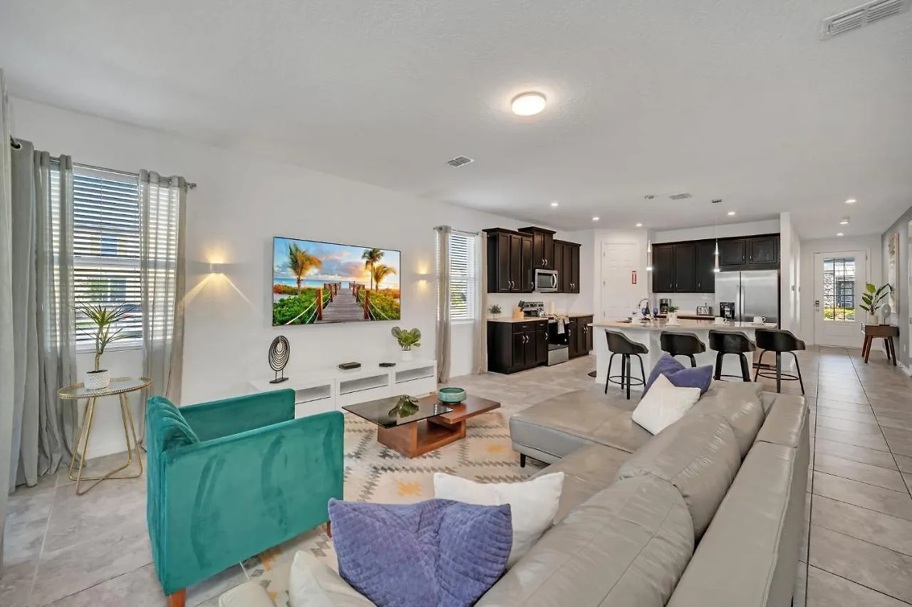 Modern Decor With Themed Rooms, With Retro Game And Huge Pool In Upscale Resort! #6s820 Holiday home *