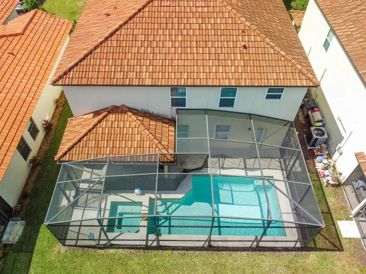 Holiday home 5br 5 Bath Pvt Pool Bbq 11min 2744ft *