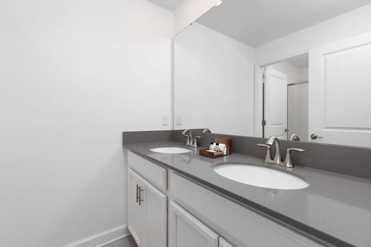 Holiday home Charming Townhouse With Pool At Storey Hunters Creek
