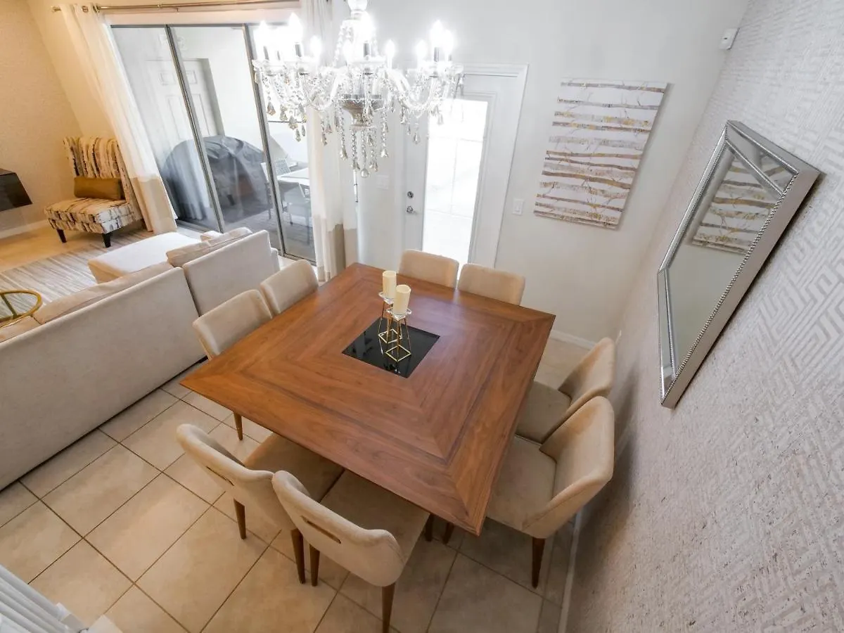 Holiday home 5br 5bath Townhome Pool Bbq 13min 2260ft *