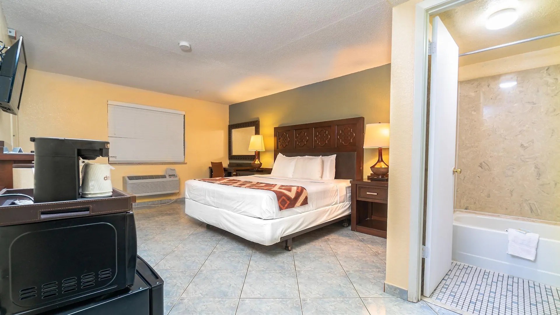 Sevilla Kissimmee- Near