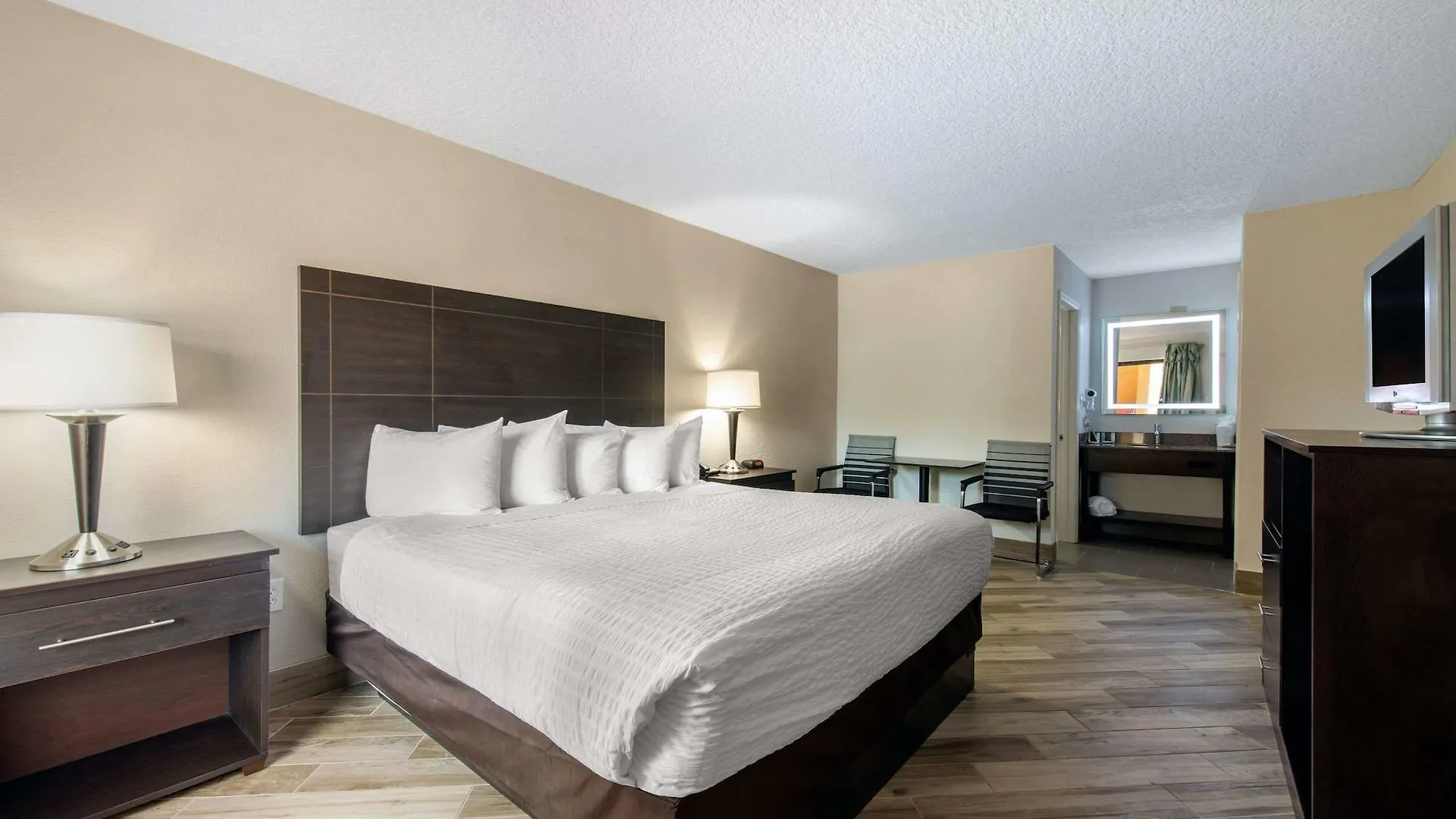 Clarion & Kissimmee-lake Buena Vista South