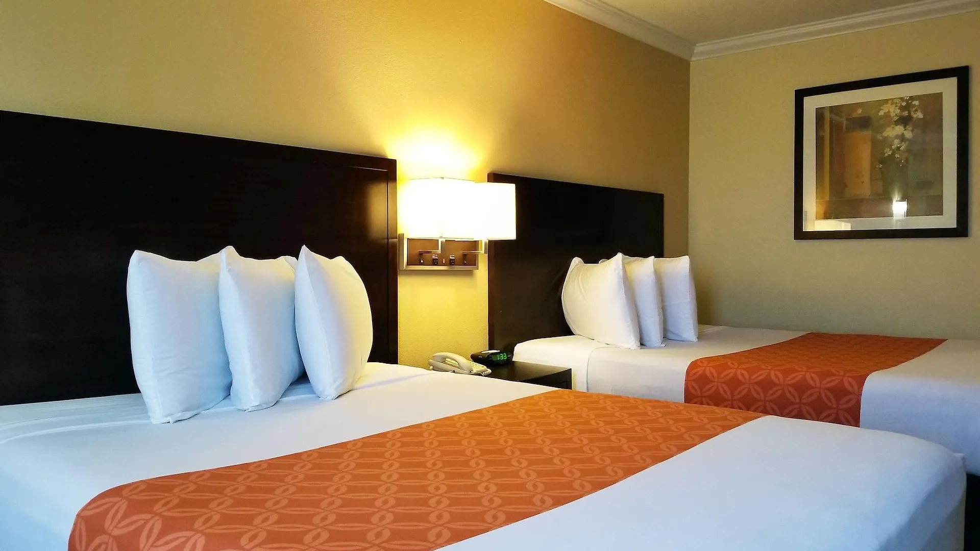 Galleria Palms Orlando - Free Theme Park Shuttles Hotel 3*